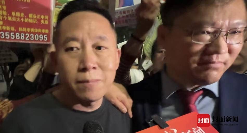 孙卓被拐案一审：被告吴某龙被指翘着二郎腿受审，对检方质证以“记不清”回应 dxR1K4UB8K8gUZa4jpg