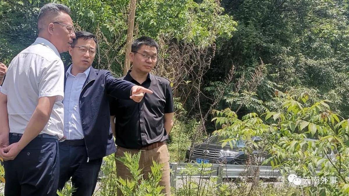 外交部原发言人赵立坚履新职后，现身云南边境地区调研 UhDd5dXzQGsd5a57jpg